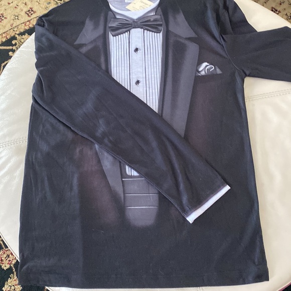 FAUX TUX TEE SIZE L - Picture 7 of 9